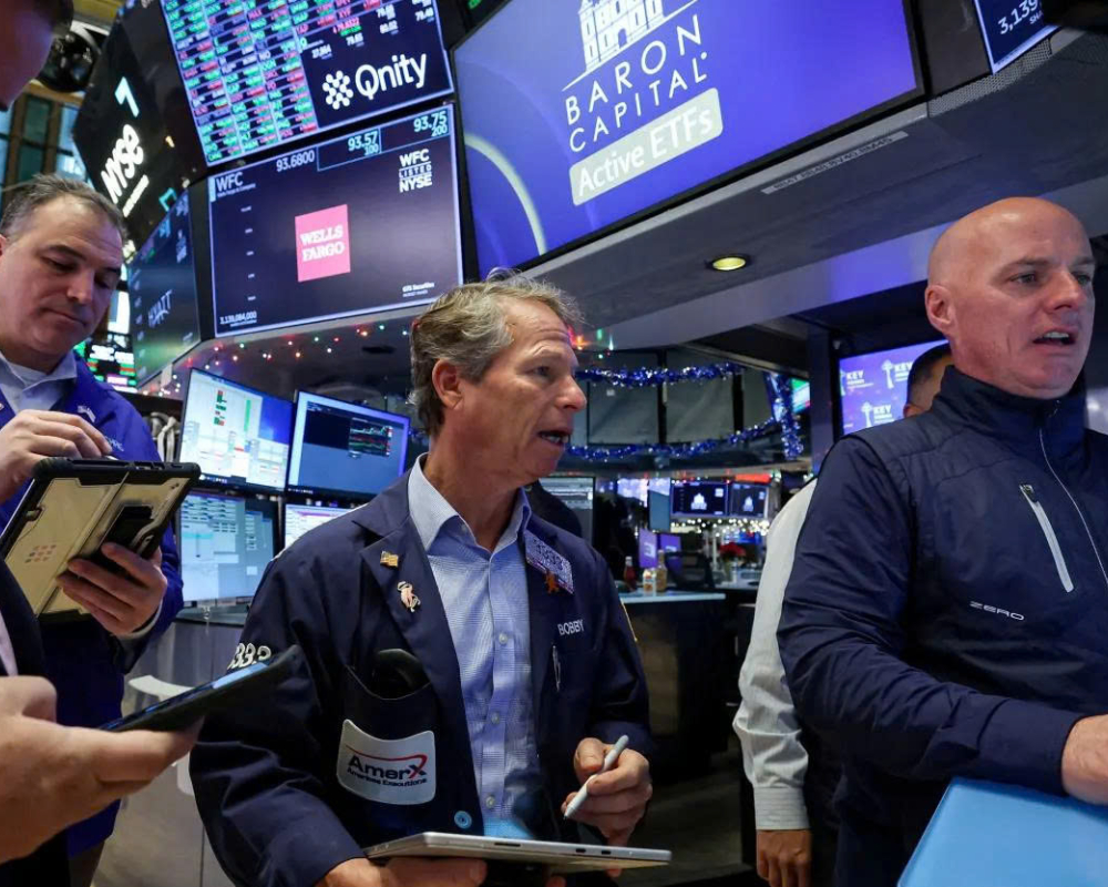 Lo ngại về nợ tiếp tục gây áp lực lên cổ phiếu các công ty liên quan đến trí tuệ nhân tạo